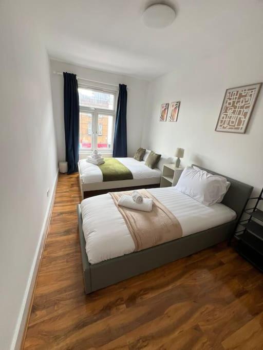2 Bedroom Apartment Near Station Лондон Екстер'єр фото