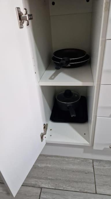 2 Bedroom Apartment Near Station Лондон Екстер'єр фото